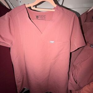 FIGS Mauve Scrub Set